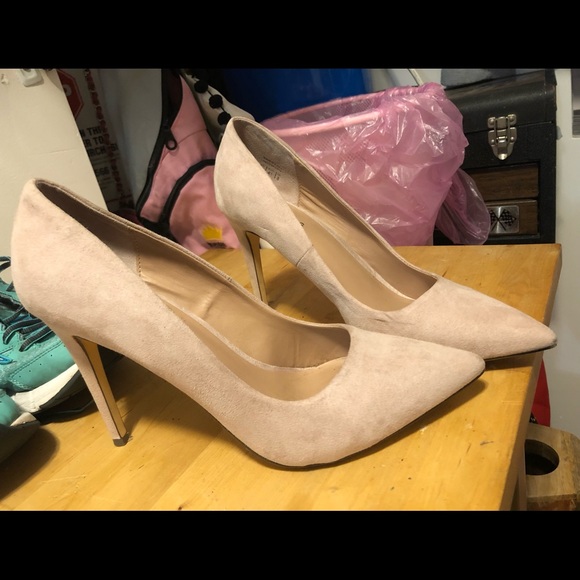 Tan Heels - Picture 2 of 6